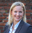 Julia van de Sandt headshot